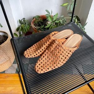 Lisa Says Gah Lou mule